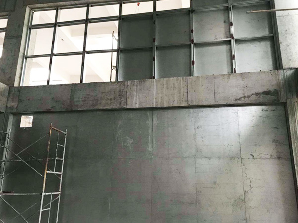 抗爆墻水平鋼筋在內還是在外